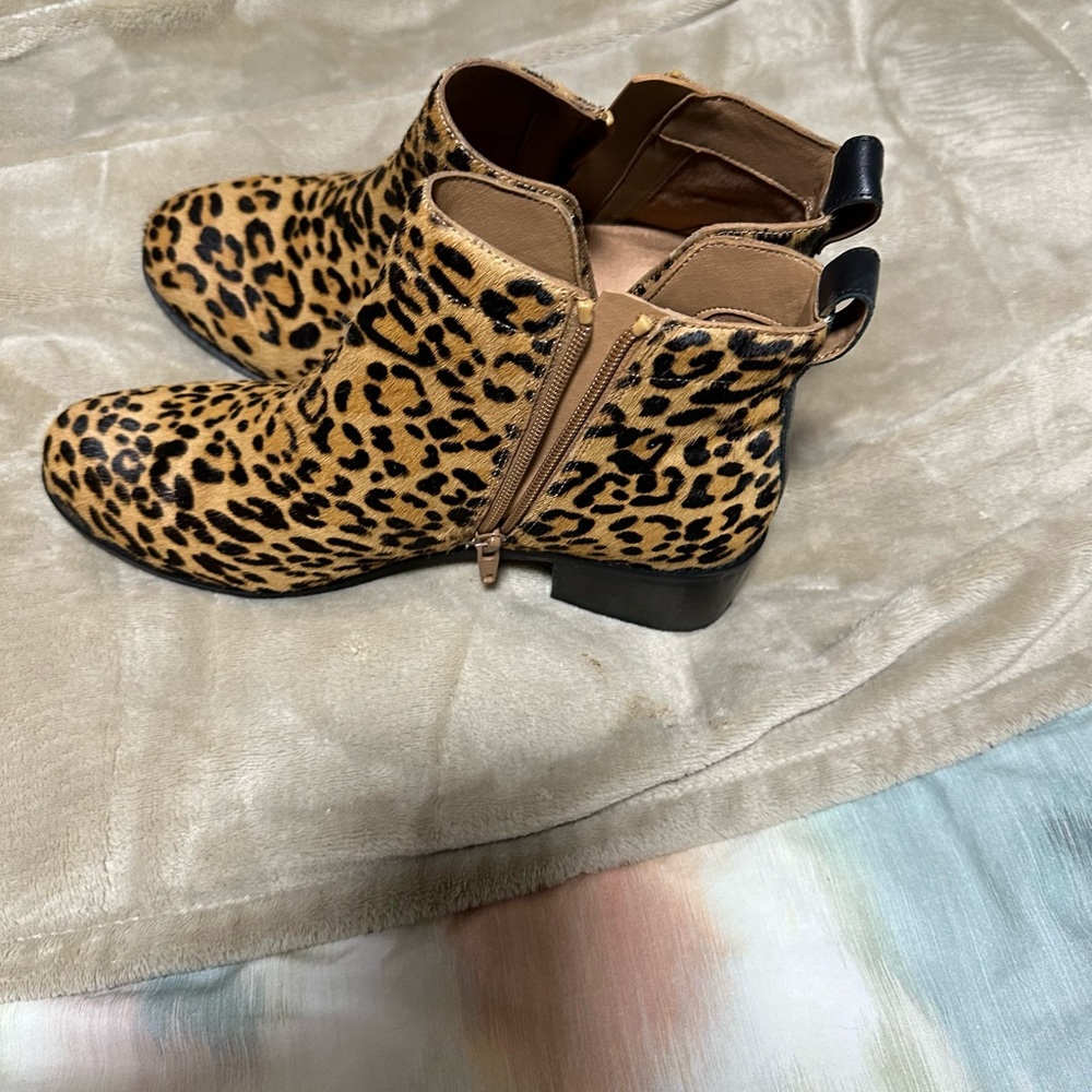 Size 8 Vionic Booties